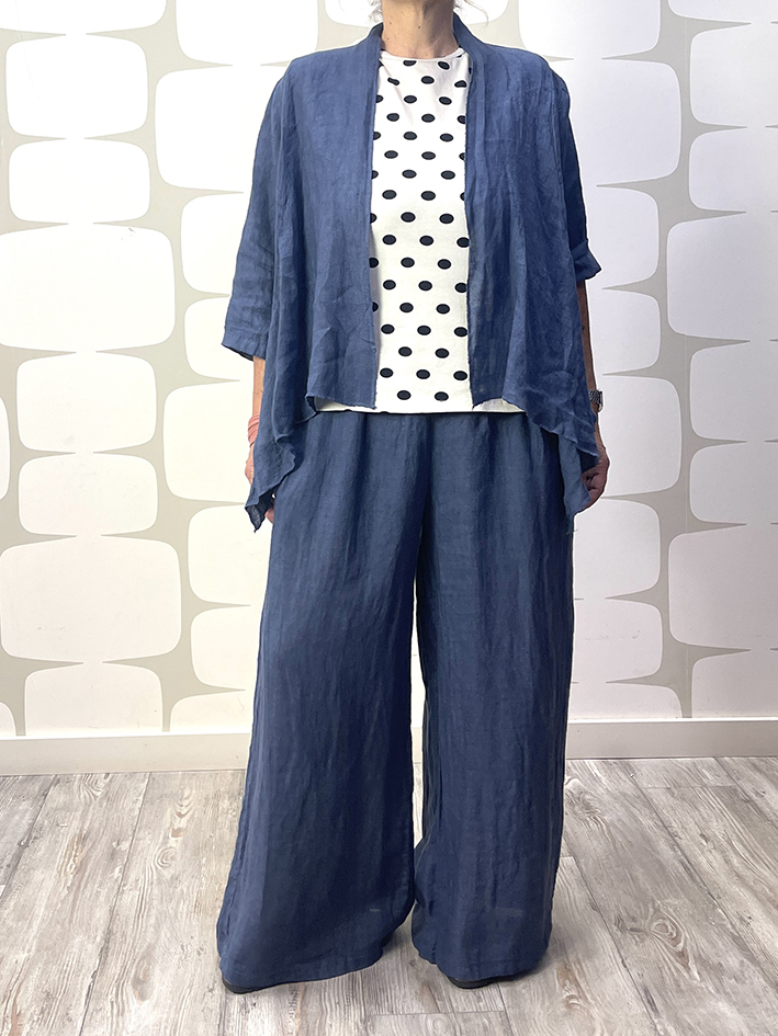 outfit con Coprispalle Santiago blu e Pantalone La Paz blu