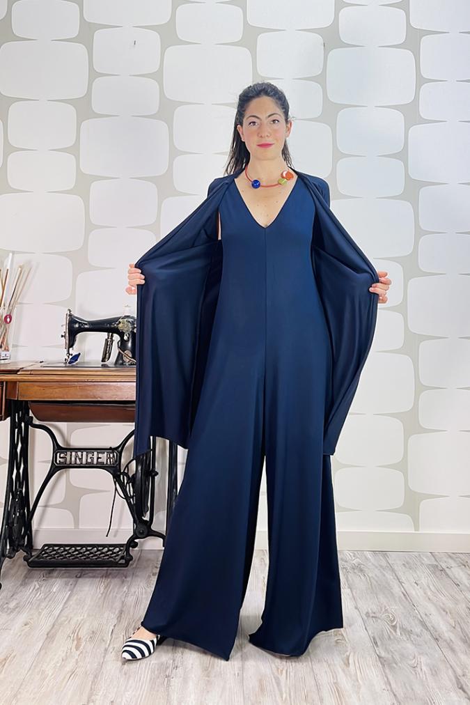 OUTFIT con Tuta Elysuite sartoriale blu e Cardigan Take sartoriale blu
