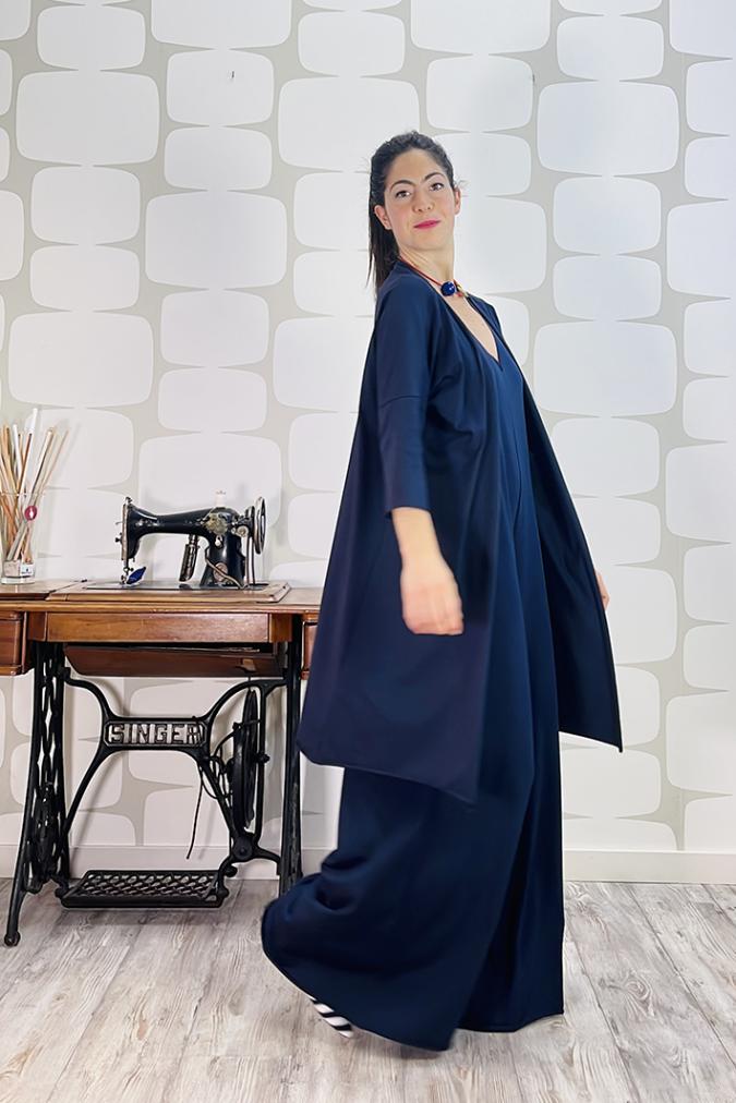 OUTFIT con Tuta Elysuite sartoriale blu e Cardigan Take sartoriale blu
