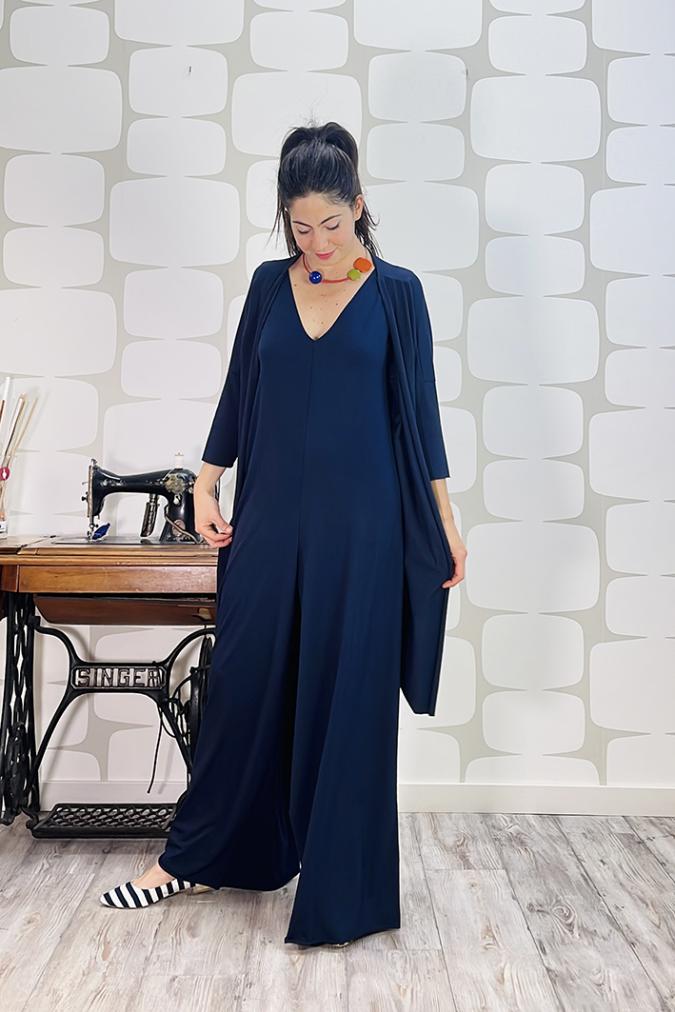 OUTFIT con Tuta Elysuite sartoriale blu e Cardigan Take sartoriale blu