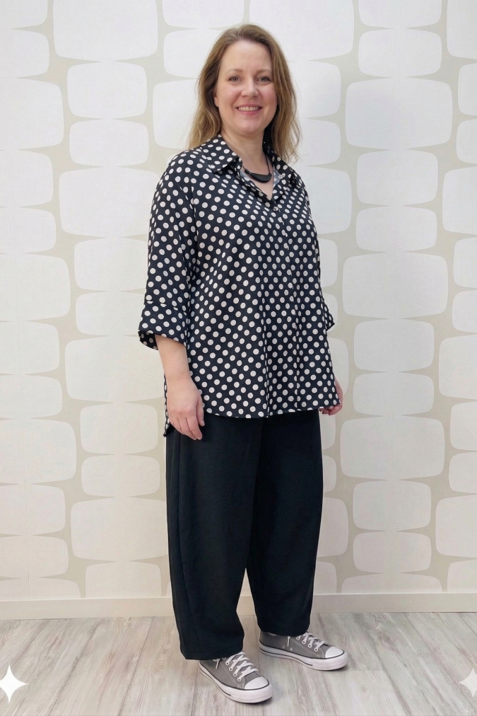 Outfit curvy con Blusa Henderson nera a pois bianchi e Pantalone Hargrove nero