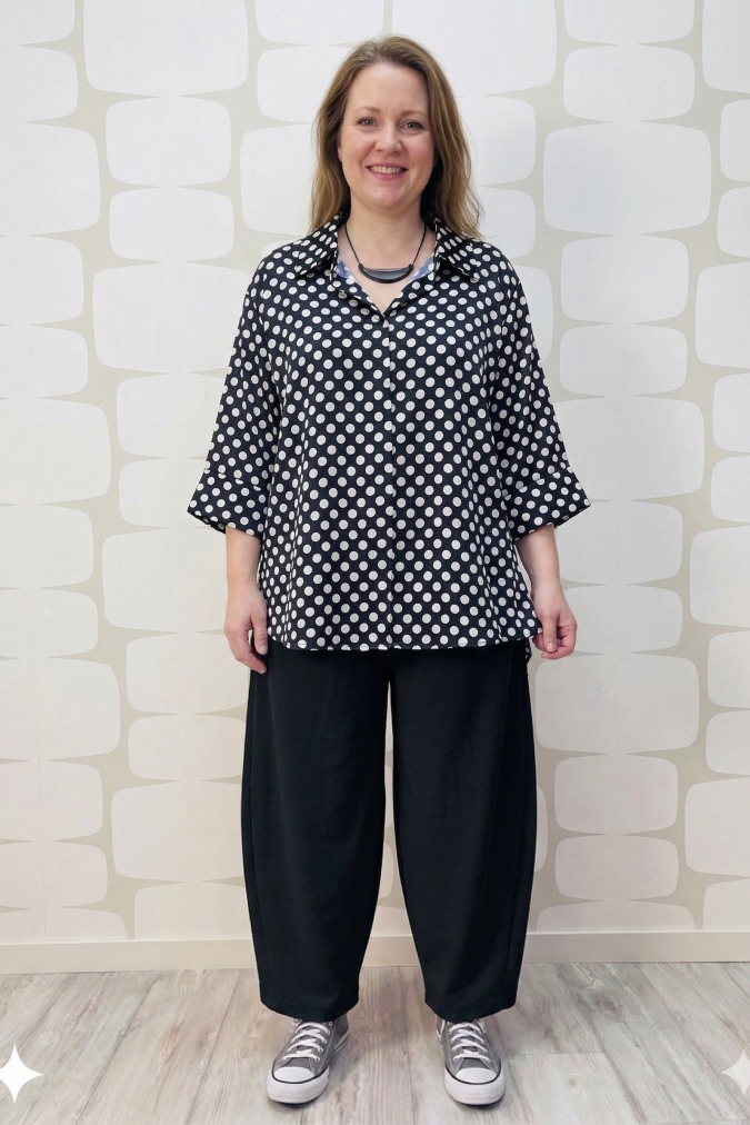 Outfit curvy con Blusa Henderson nera a pois bianchi e Pantalone Hargrove nero