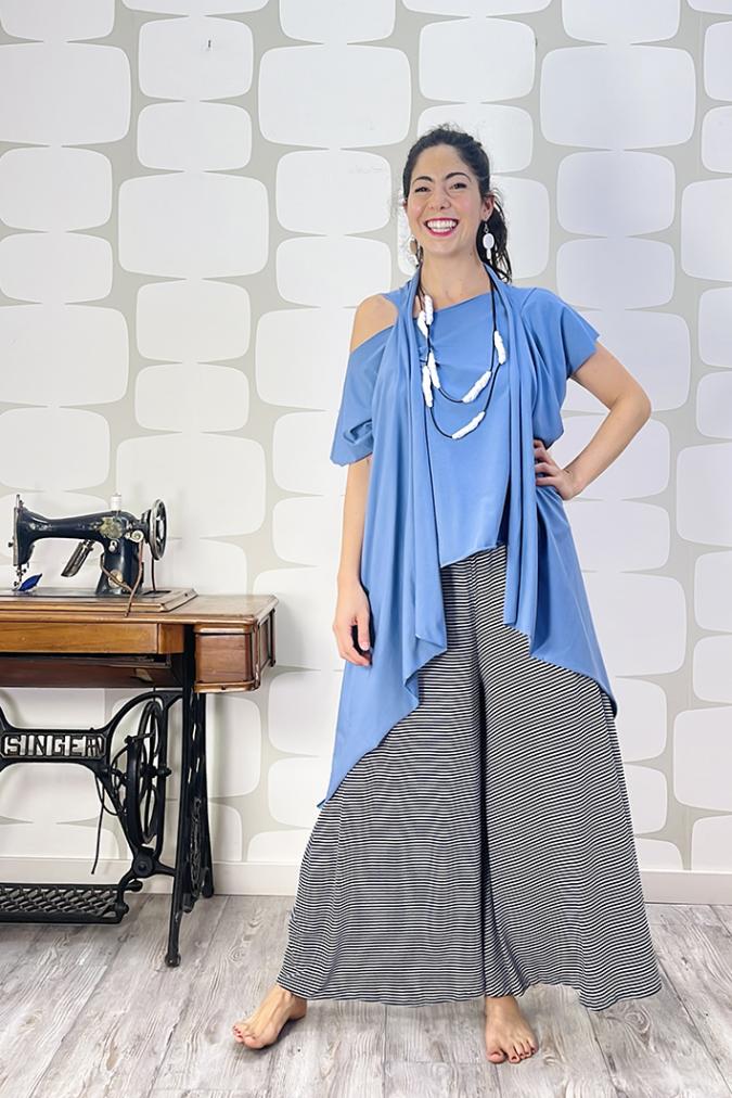 Maglia nora hug sartoriale denim, con outfit con pantalone garis a righe nere e bianche sartoriale e gilet jeremie denim sartoriale