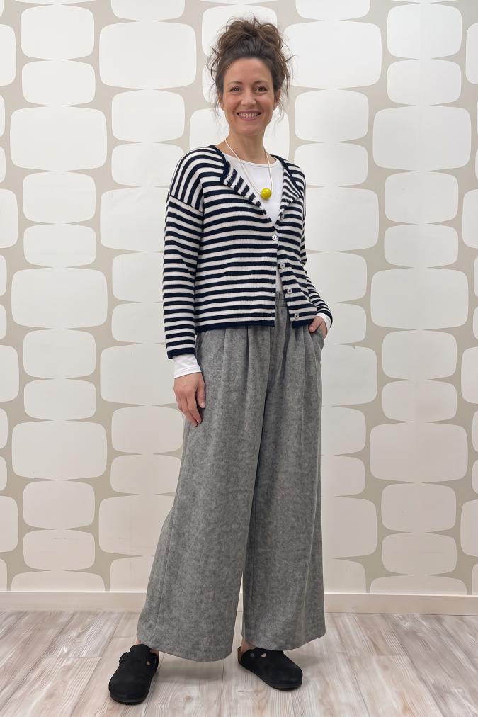 outfit Maglia Queeny blu grigio e Pantalone Lavande