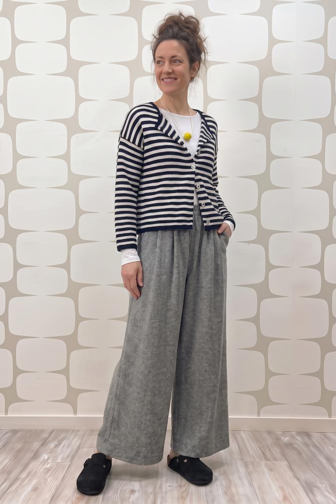 outfit Maglia Queeny blu grigio e Pantalone Lavande