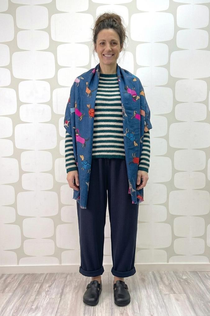 outfti con Maglia Swinton panna verde e Pantalone Erable blu