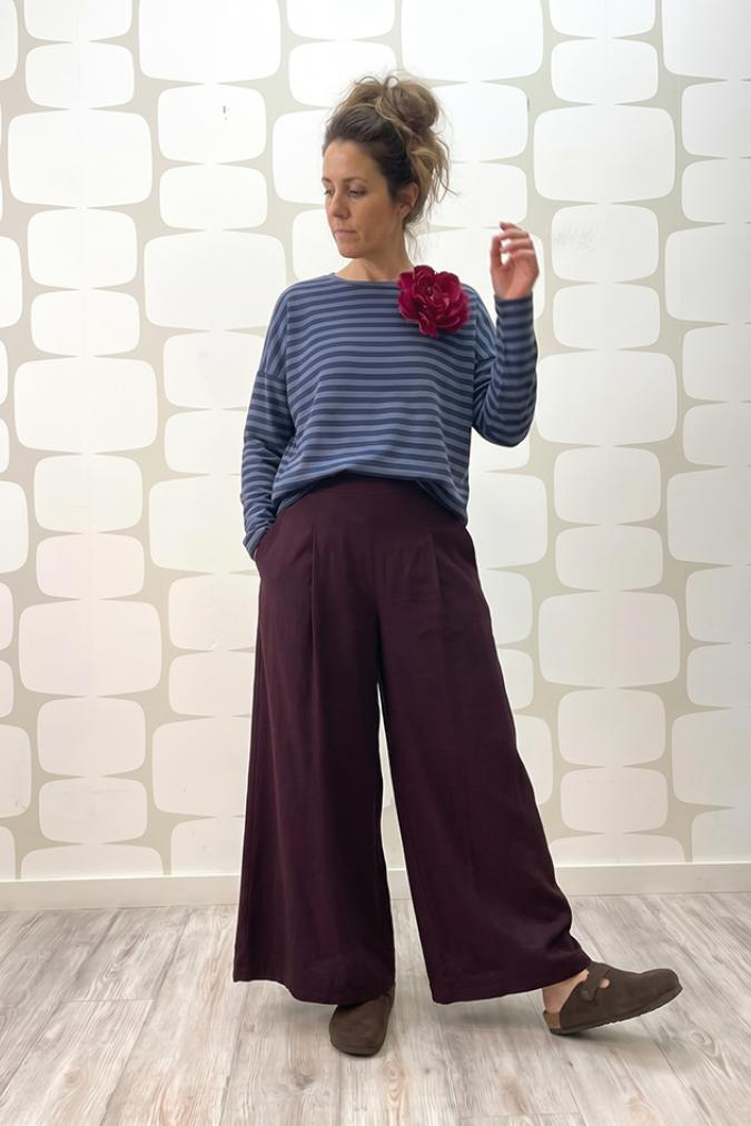 outfit Maglia Taylor a righe blu e Pantalone Stevie vino
